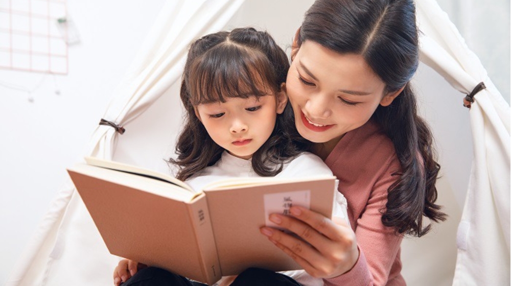 Bố mẹ cần rèn luyện thói quen đọc sách cho trẻ thế nào