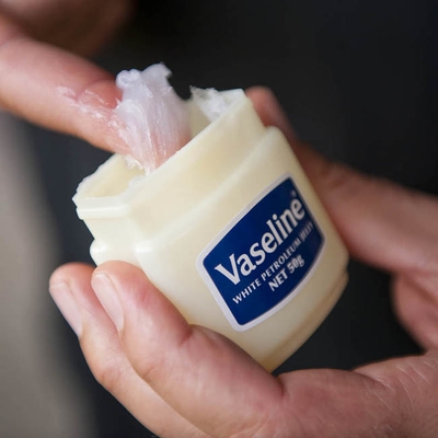 Sáp dưỡng ẩm Vaseline