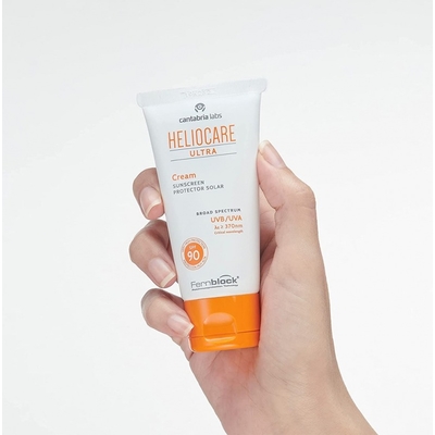 Kem chống nắng phổ rộng Heliocare Ultra Gel