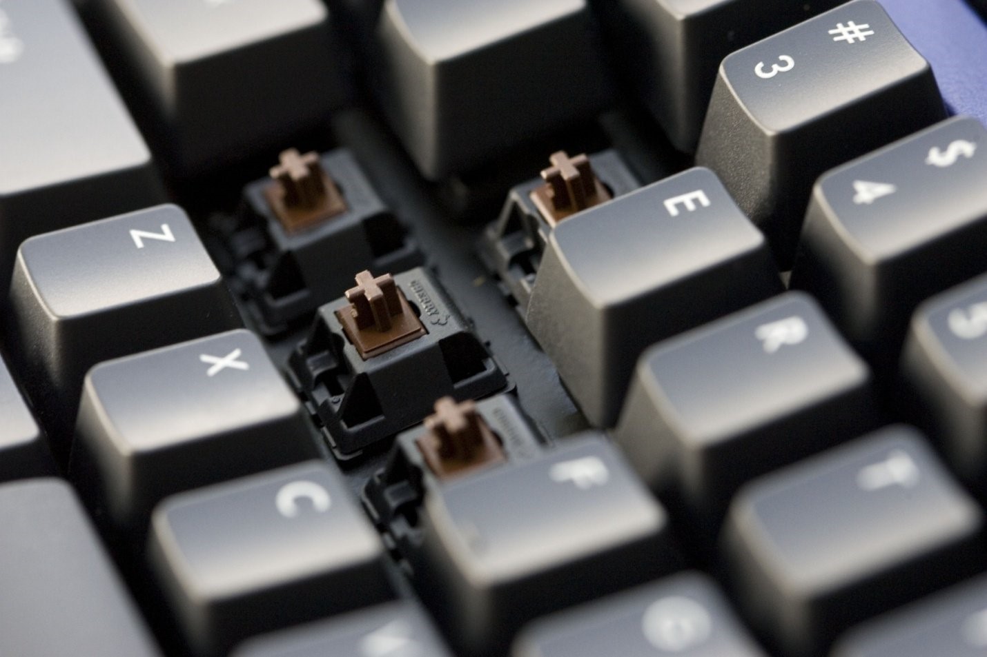 bàn phím cơ khác gì bàn phím thường?
