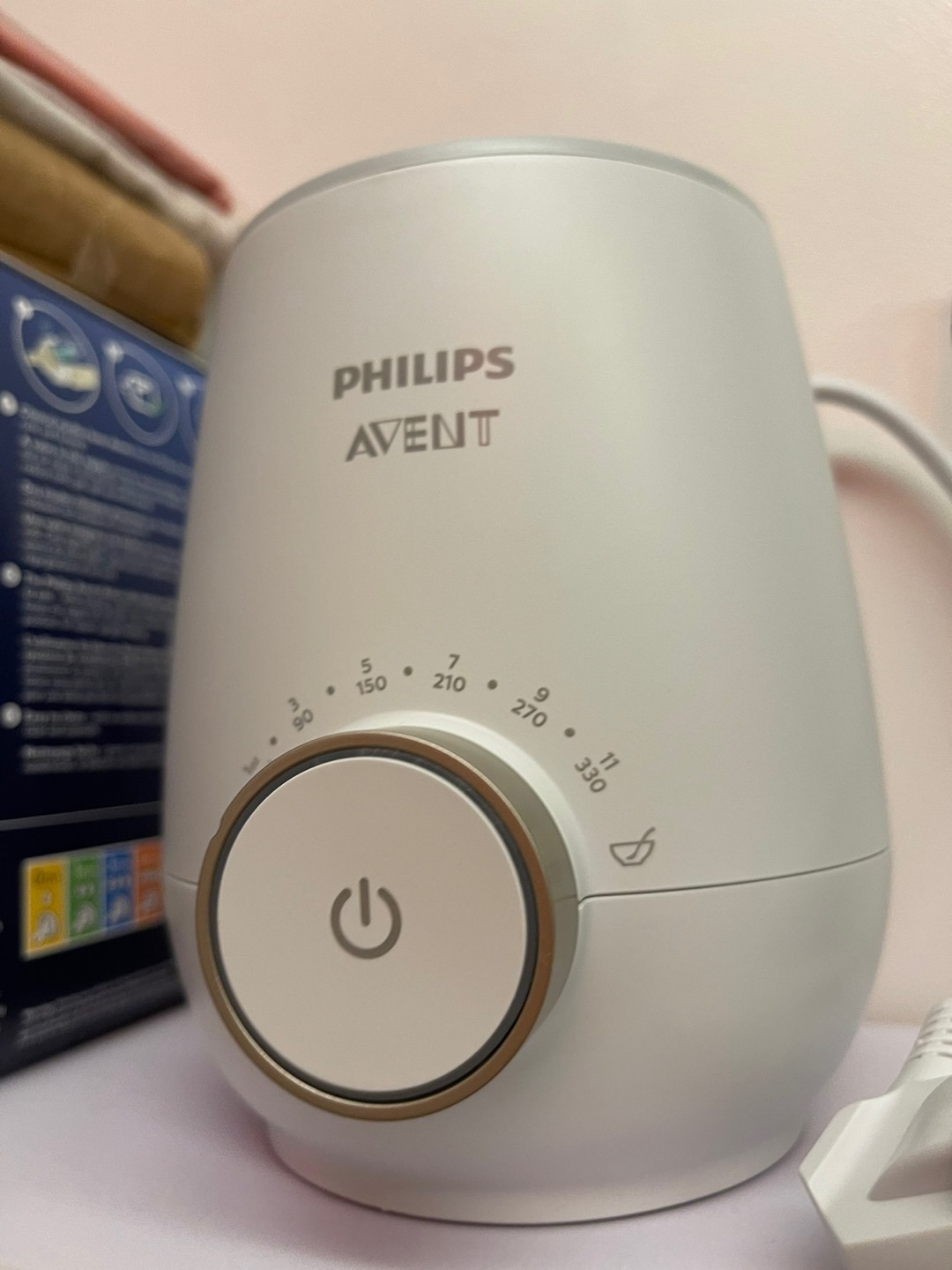 Philips Avent nổi tiếng với nhiều dòng sản phẩm cho mẹ và bé